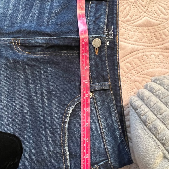 High Rise Shorts - Picture 5 of 5